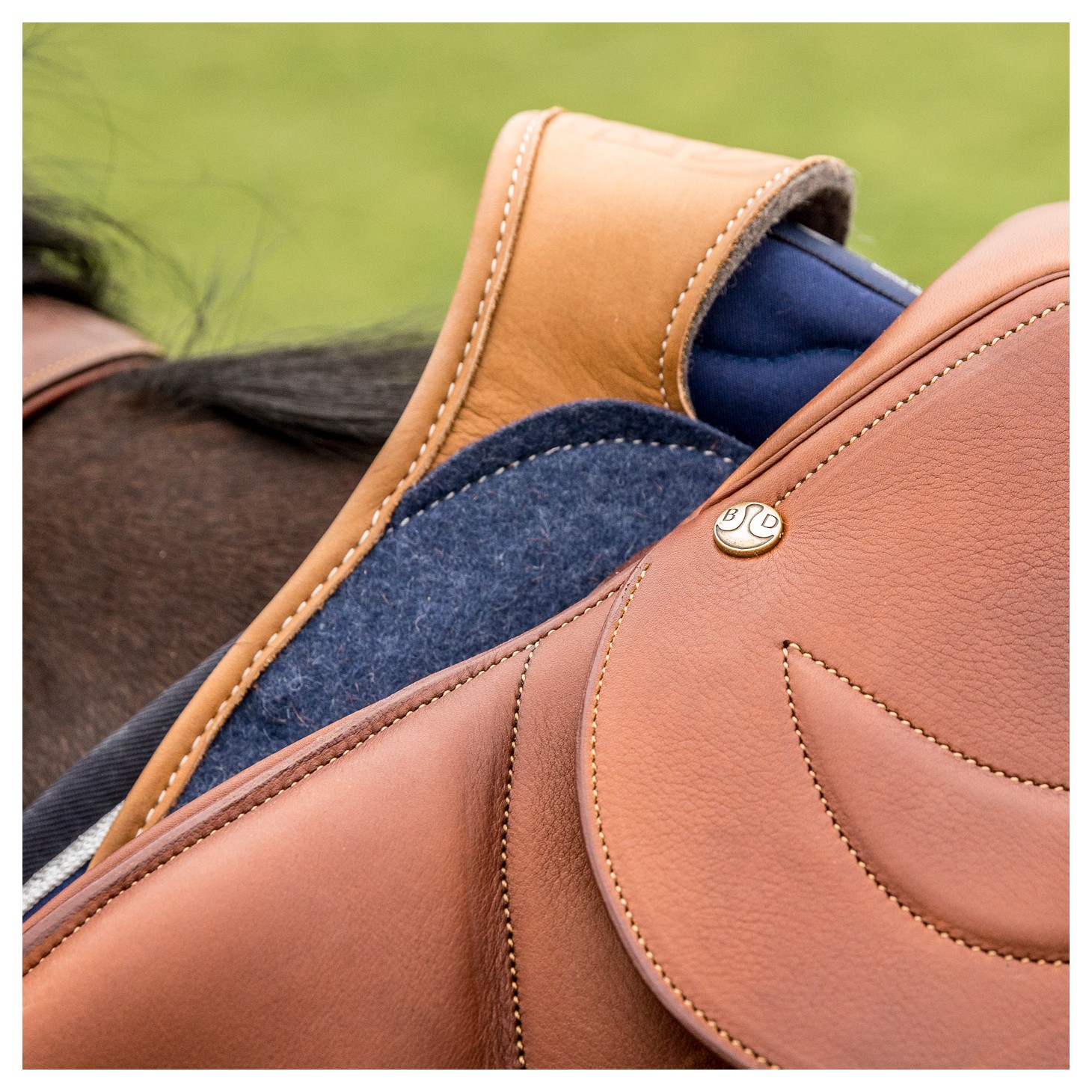Equestrian Riding Shock Absorbing Cushion Mat Horse Saddle
